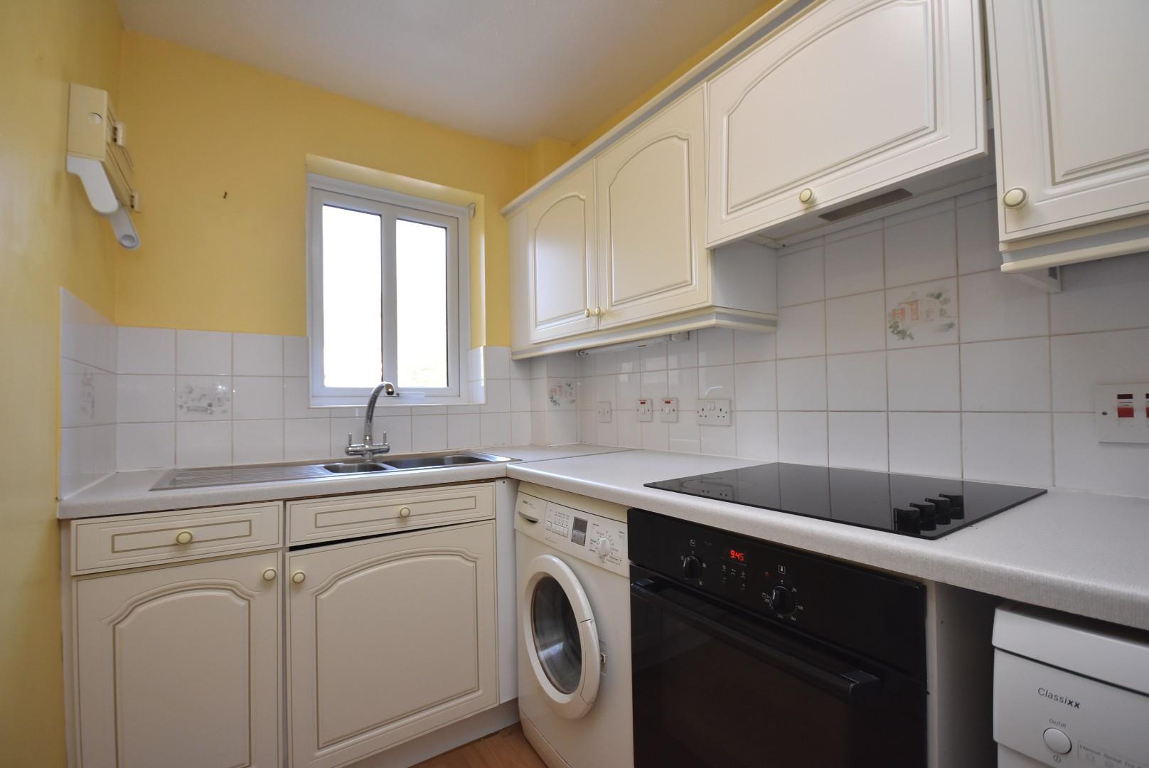 30 Alexandra Court, The Esplanade, Penarth, CF64 3LA